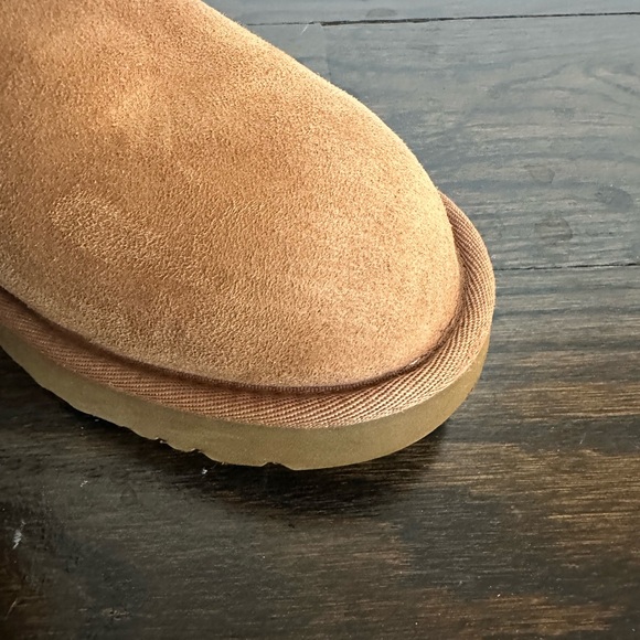 Ugg woman’s classic boot mini II size 8 - Picture 9 of 11